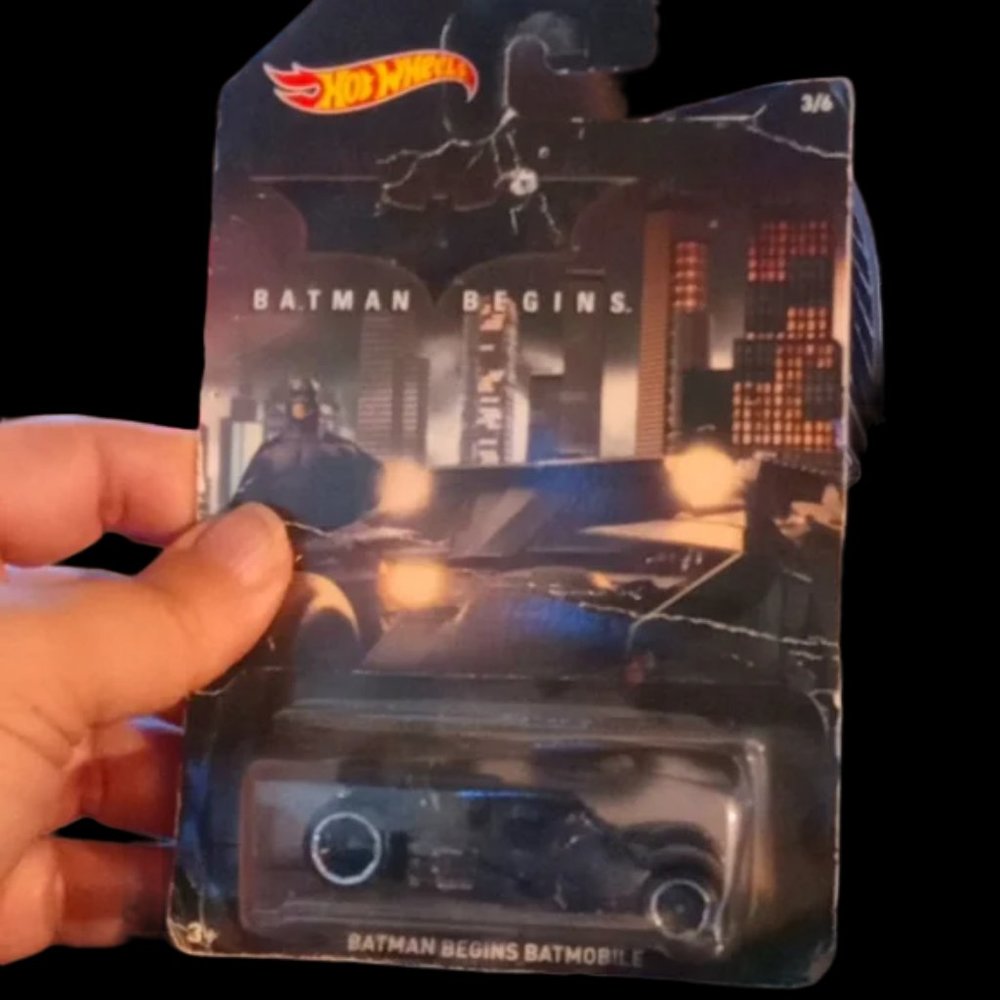 NWOT Hot Wheels  BATMAN BEGINS